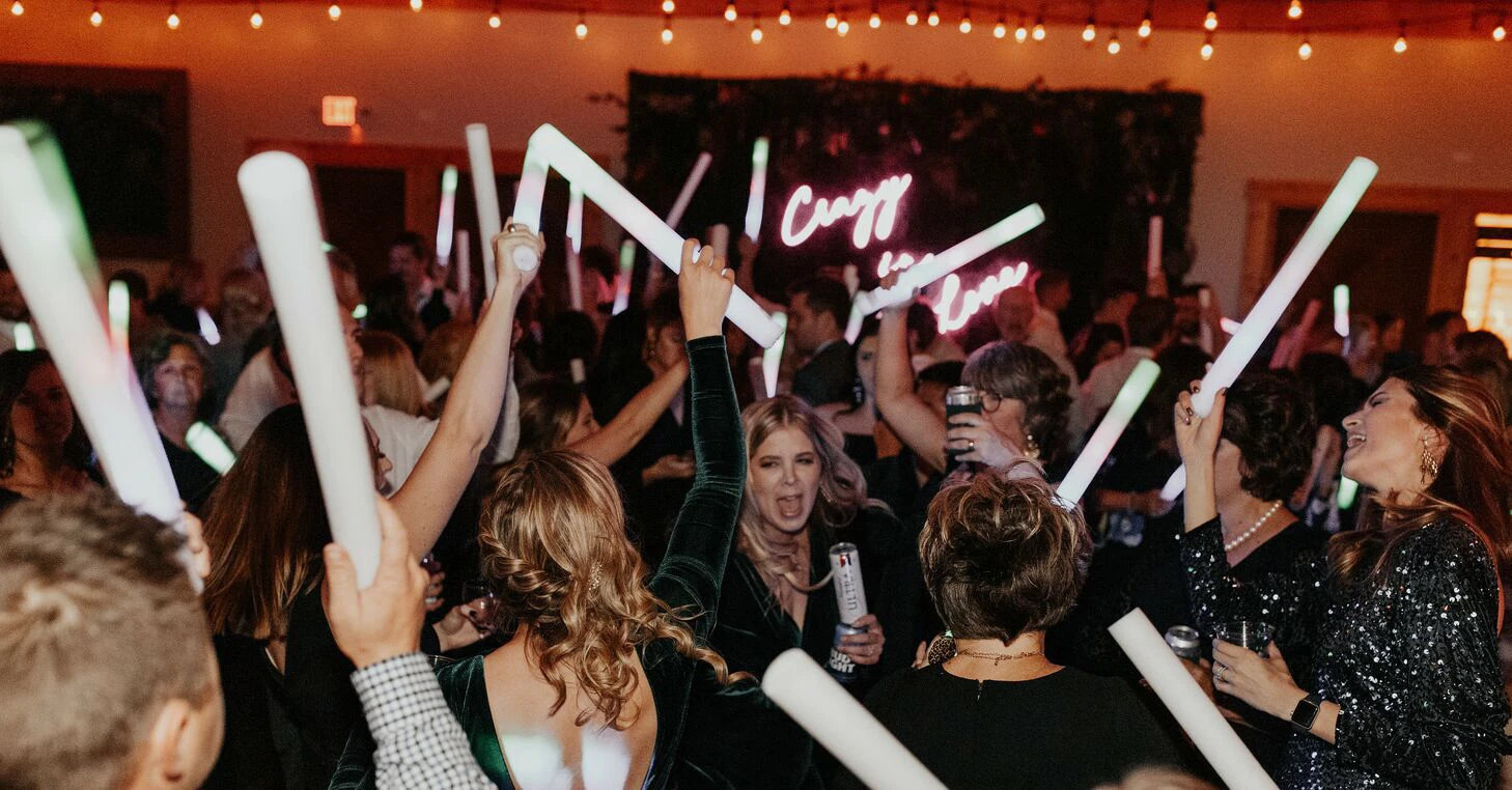 Why Every Memorable Wedding Needs a Professional Grupo Musical?